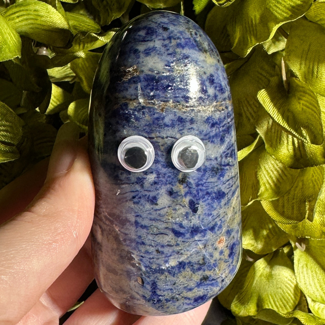 Sodalite Blue Stone Reduces Stress and Anxiety