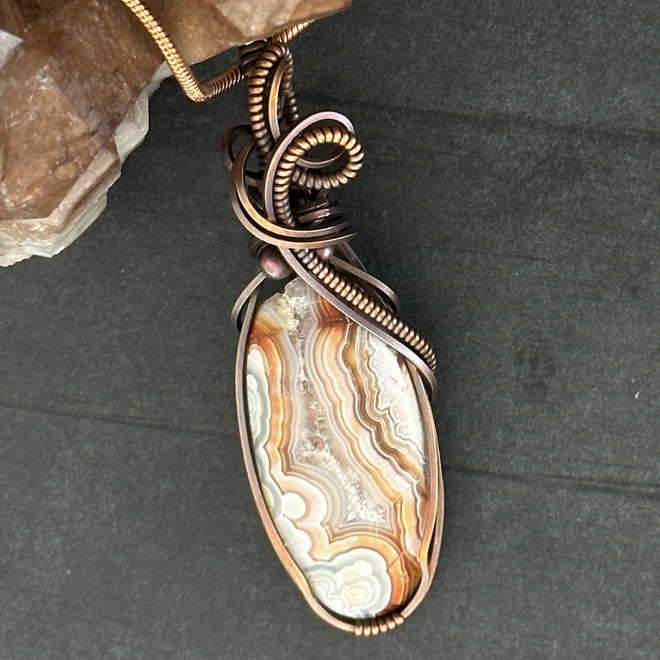 Crazy Lace Agate Stone Benefits Strength Stability Leadership Confidence Properties